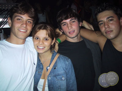 Balada: FELIPE, MARINA, FELIPE, DARIO